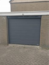 garage door RAL 7024